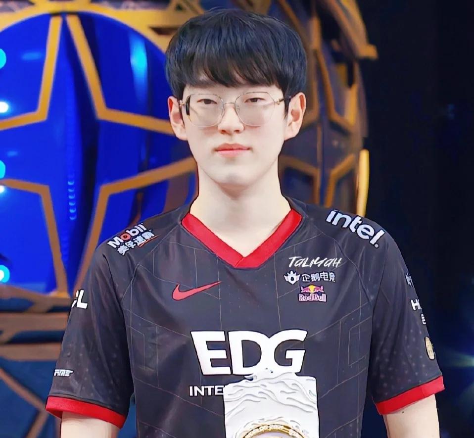 包含Scout连续三场比赛得分超过比赛规则变更，瑞士队不断突破！再创辉煌时刻的词条星空体育官网下载入口