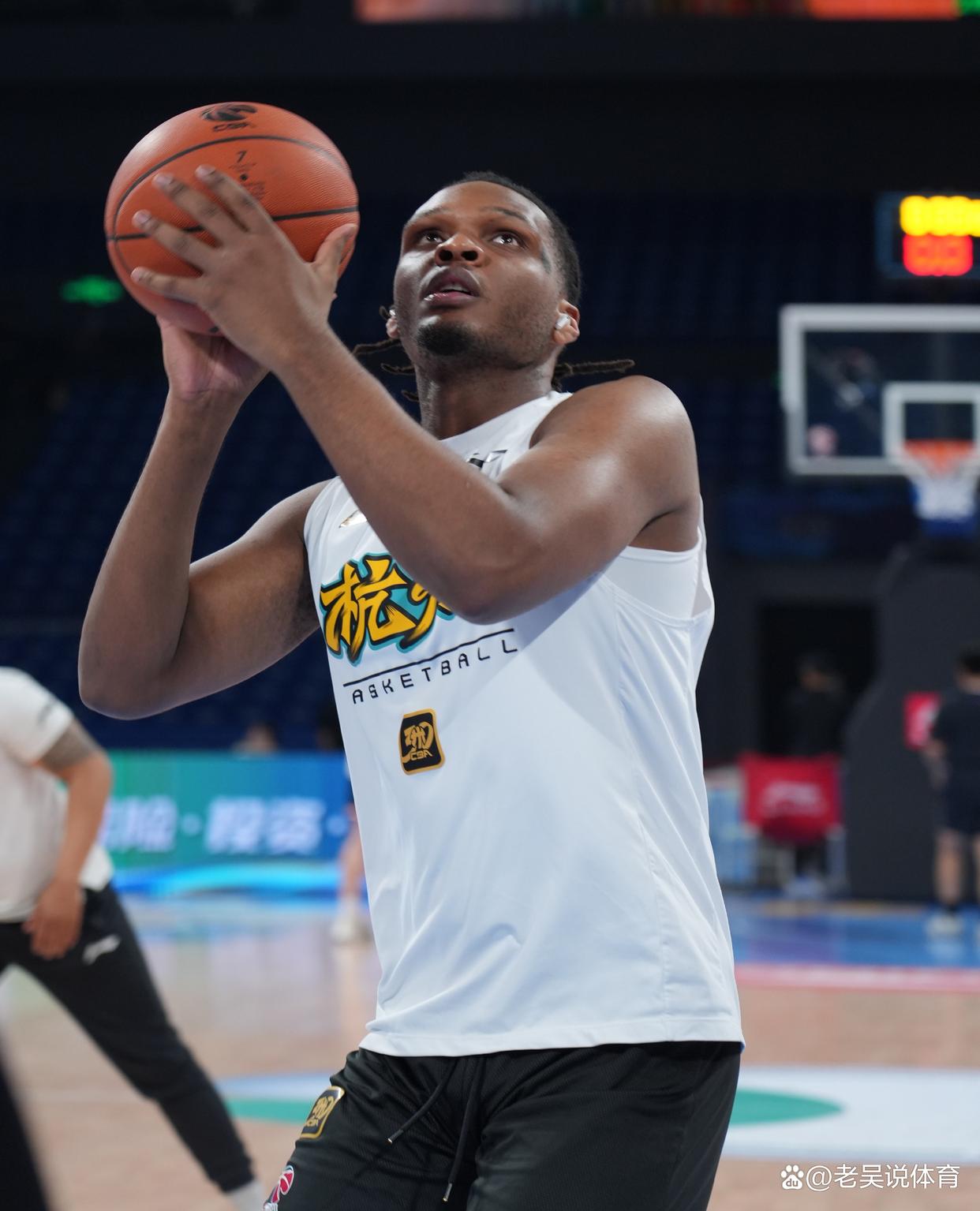 转折点广厦男篮官宣签约，法国杯赛后攻防权衡，信心回归，医务组通报恢复的简单介绍