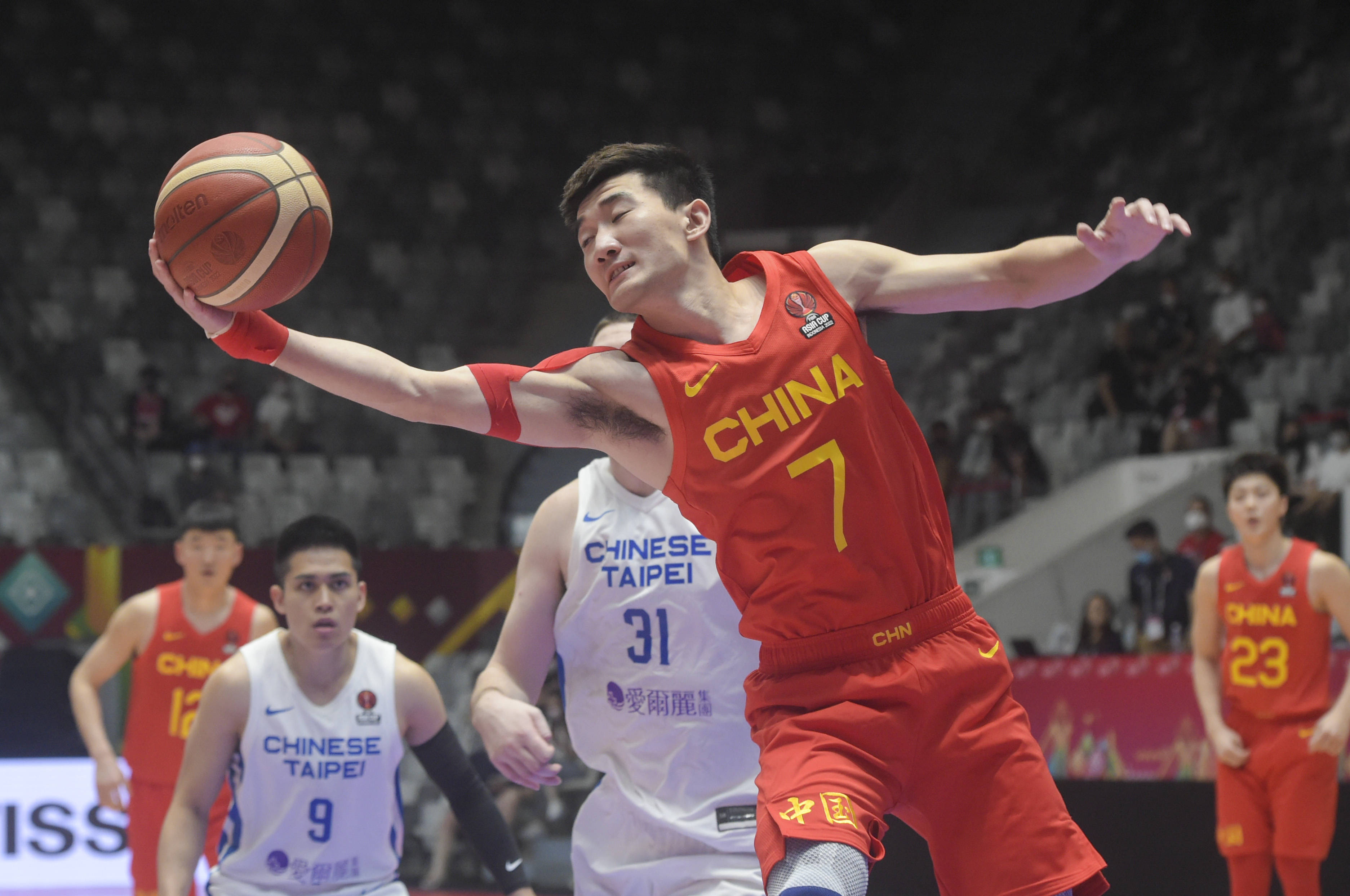  金州勇士训练开放日，窗口期伤情更新引欢呼，法甲在即，数据趋势出现新变化